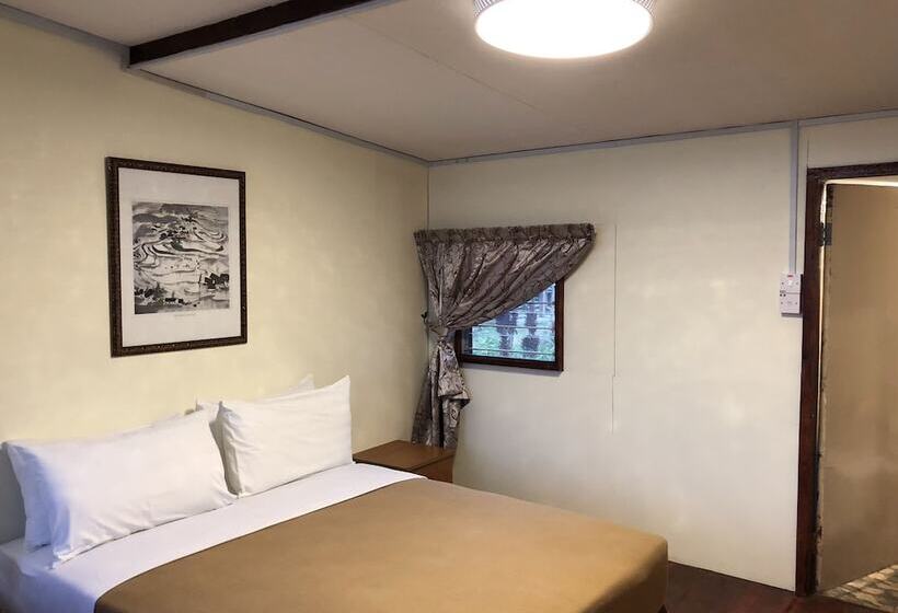 غرفة ديلوكس مطلة على الجبل, Mile 36 Lodge