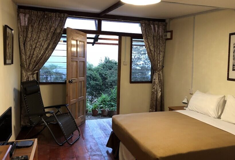 Номер Deluxe Вид на Горы, Mile 36 Lodge