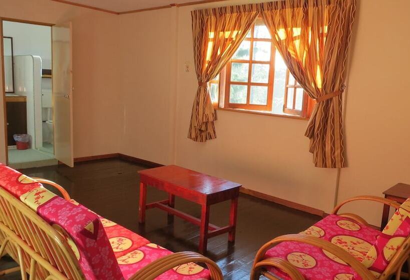 Семейный Номер, Mile 36 Lodge