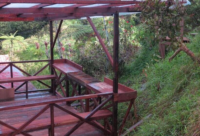 شقة 3 غرف, Mile 36 Lodge