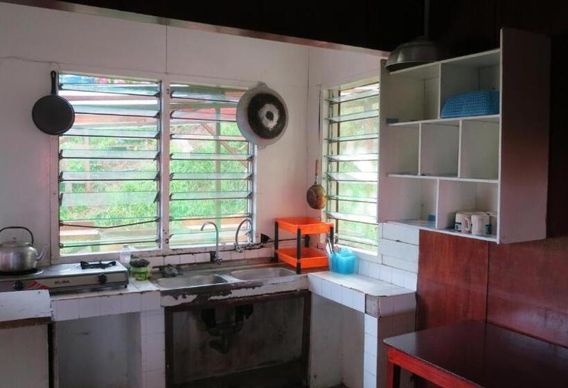 شقة 3 غرف, Mile 36 Lodge