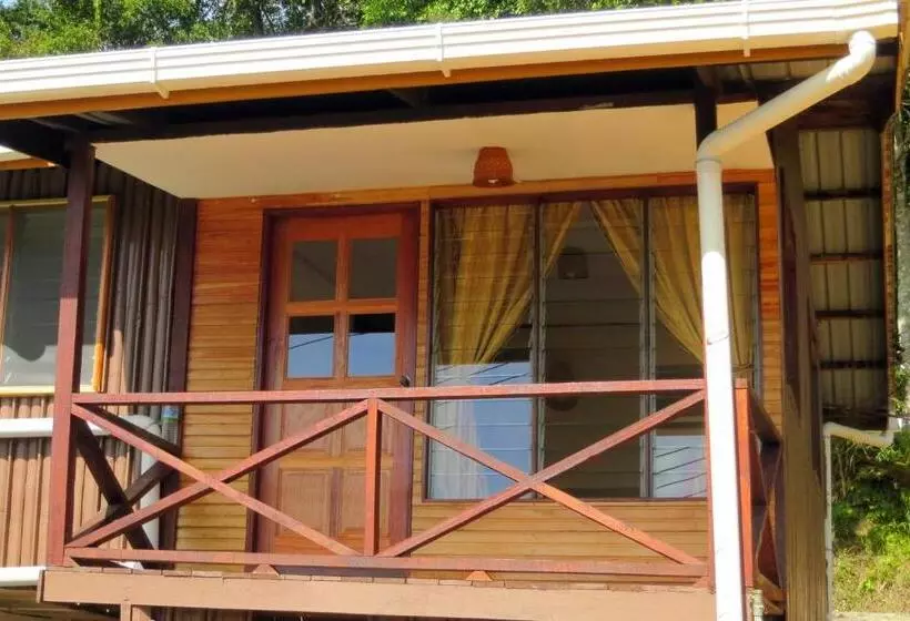 Standard-studio Parveke, Mile 36 Lodge