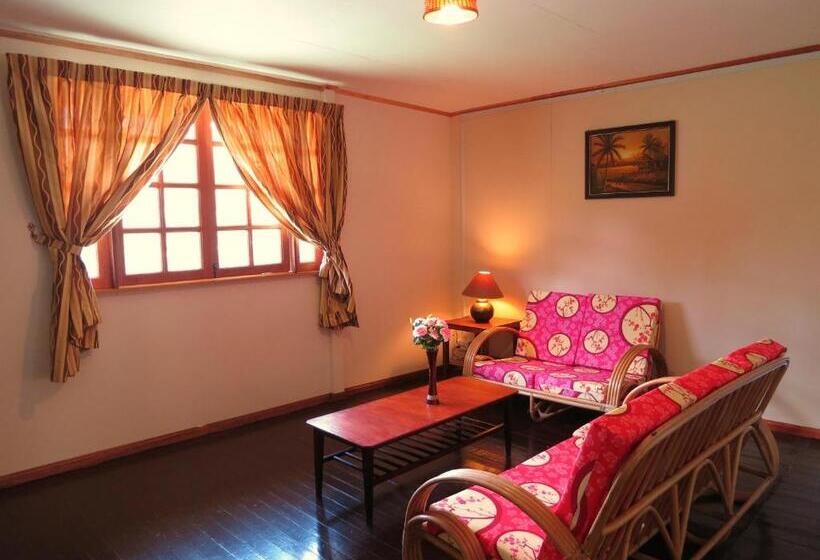 غرفة عائلية مطلّة علي الحديقة, Mile 36 Lodge