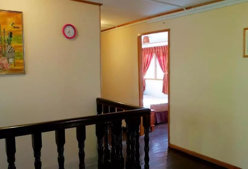 Standard Kolmen Hengen Huone, Mile 36 Lodge
