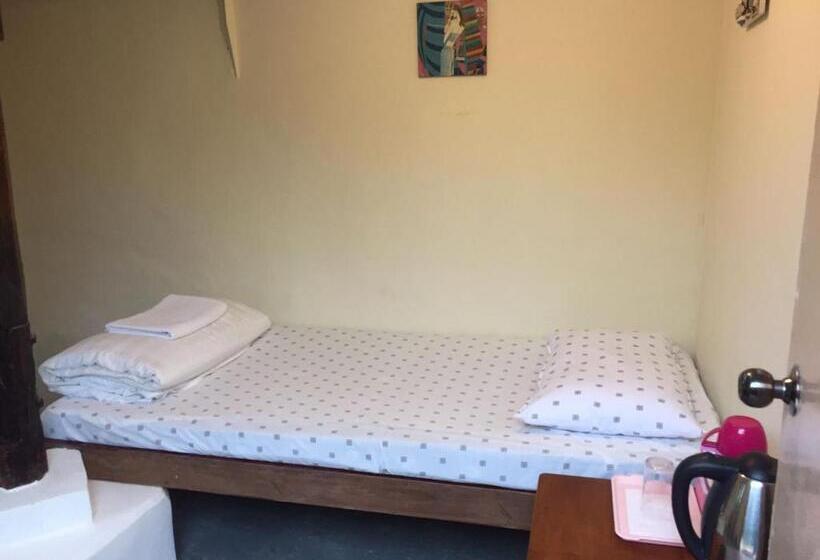 غرفة قياسية فردية, Mile 36 Lodge