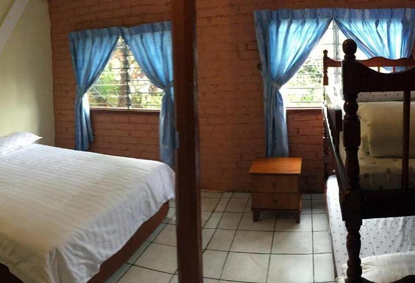 كابينة, Mile 36 Lodge