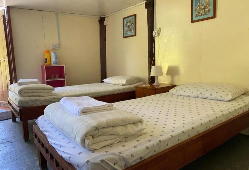 غرفة إقتصادية, Mile 36 Lodge