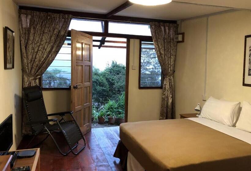 غرفة ديلوكس مطلة على الجبل, Mile 36 Lodge