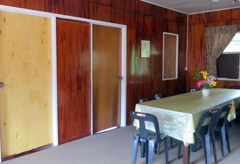 شقة 3 غرف, Mile 36 Lodge