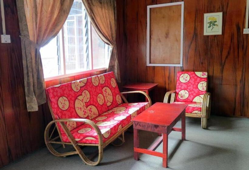 شقة 3 غرف, Mile 36 Lodge