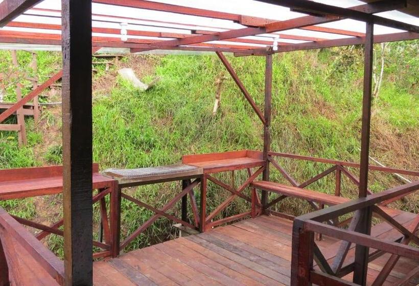 شقة 3 غرف, Mile 36 Lodge