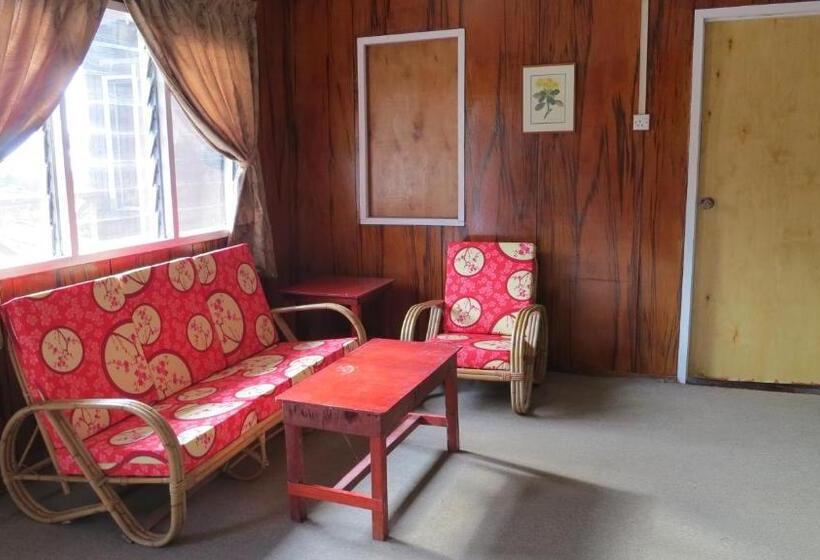 شقة 3 غرف, Mile 36 Lodge