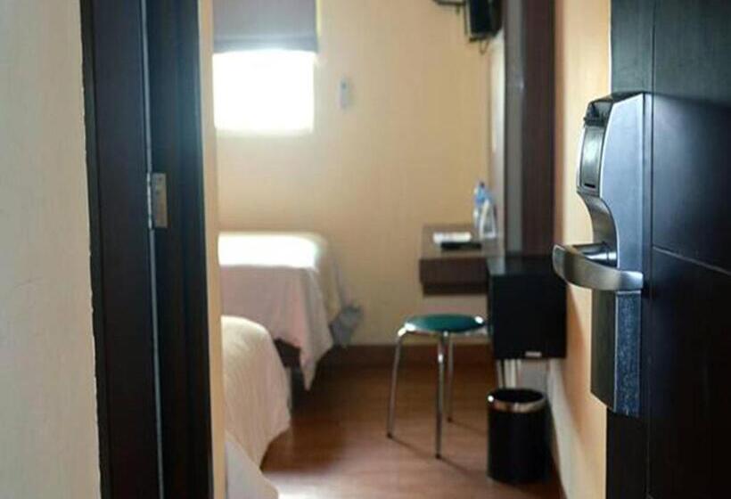 חדר סופריור, World Hotel Jakarta   Bandengan