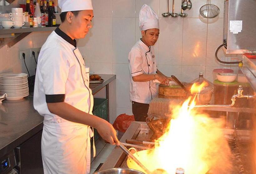 חדר דלוקס, World Hotel Jakarta   Bandengan