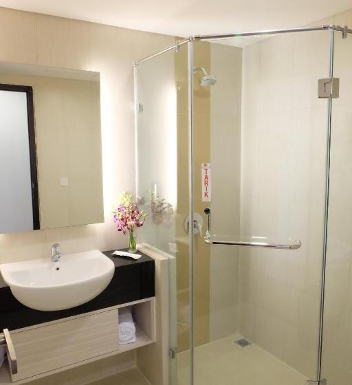 חדר דלוקס, World Hotel Jakarta   Bandengan