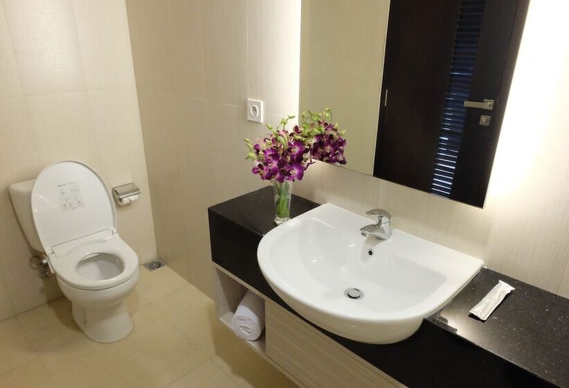 חדר דלוקס, World Hotel Jakarta   Bandengan