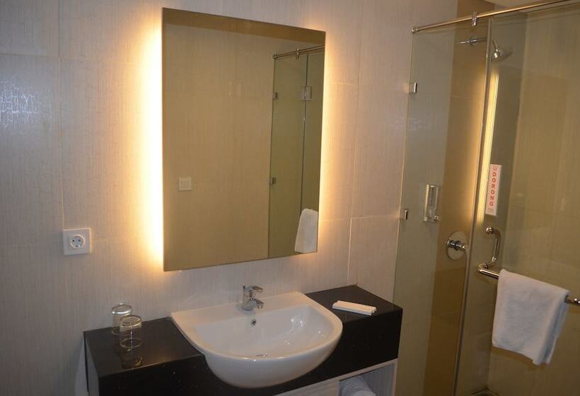 חדר דלוקס, World Hotel Jakarta   Bandengan