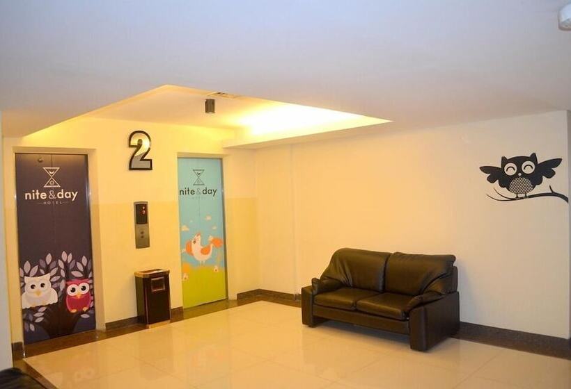 Номер Deluxe, World Hotel Jakarta   Bandengan