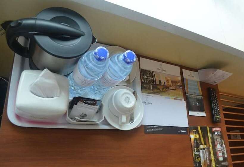 חדר דלוקס, World Hotel Jakarta   Bandengan