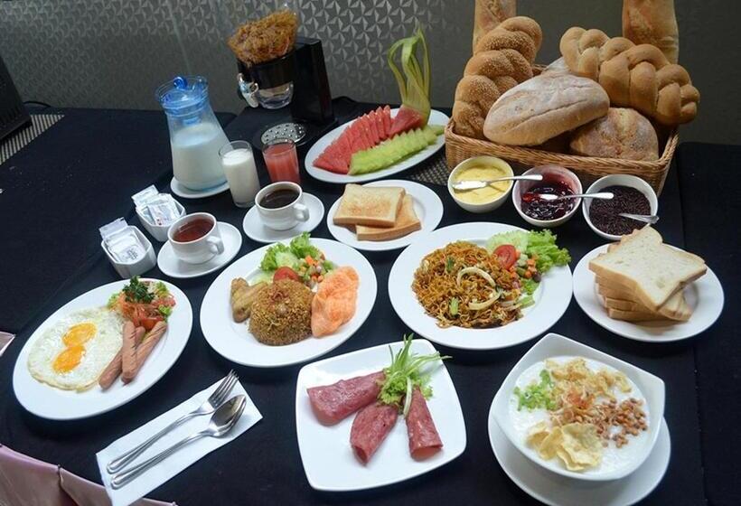 חדר סופריור, World Hotel Jakarta   Bandengan