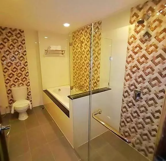 Standard Kolmen Hengen Huone, Royal Heritage Pavilion Jomtien