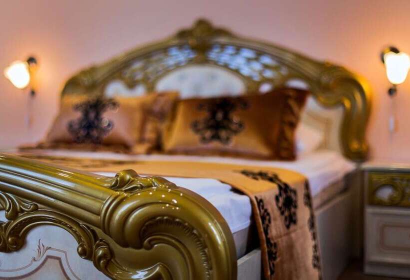 Juniorsvit, Sm Royal