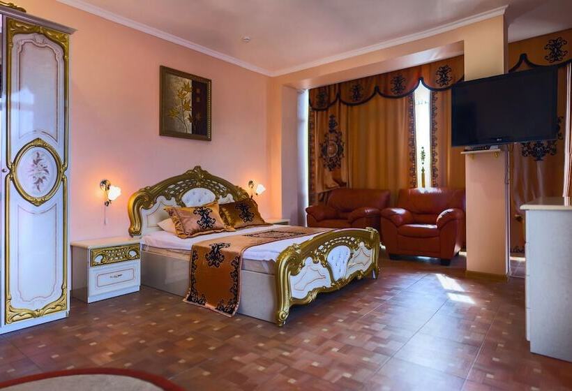 Juniorsvit, Sm Royal