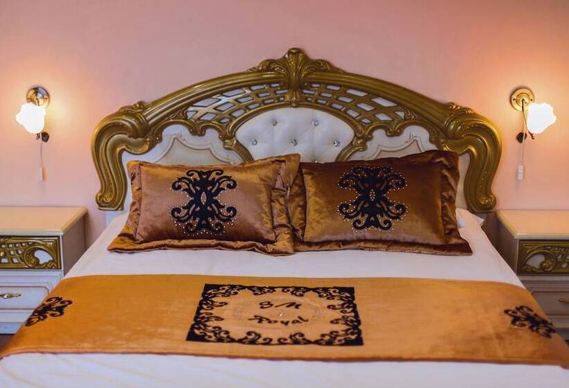 Juniorsvit, Sm Royal