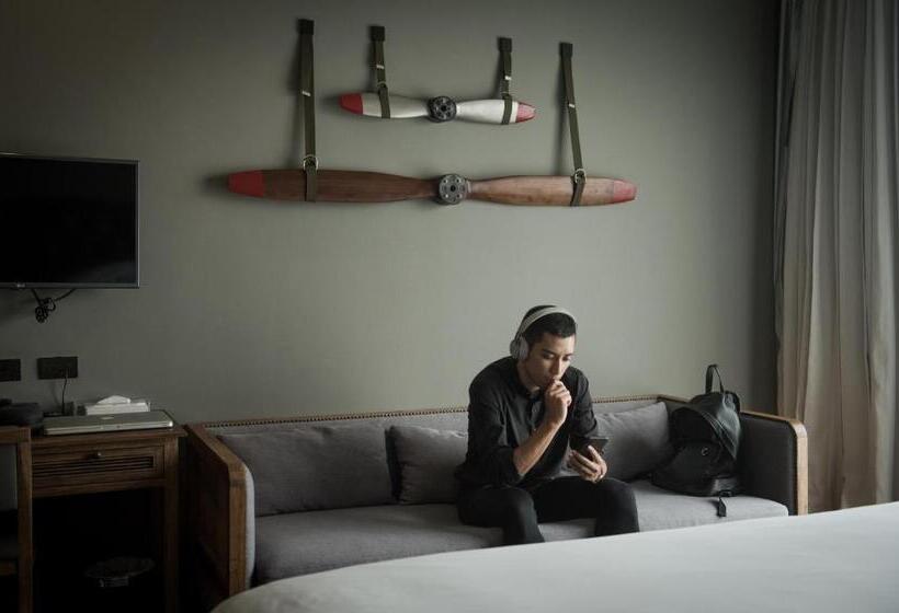 Номер Deluxe Вид на Бассейн, Sugar Marina Hotel Aviator Phuket Airport Sha Extra Plus