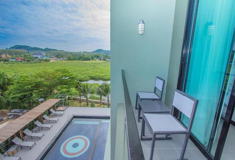 Номер Deluxe Вид на Бассейн, Sugar Marina Hotel Aviator Phuket Airport Sha Extra Plus