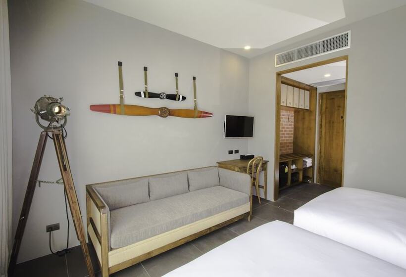 اتاق لوکس با چشم‌انداز استخر, Sugar Marina Hotel  Aviator  Phuket Airport   Sha Extra Plus