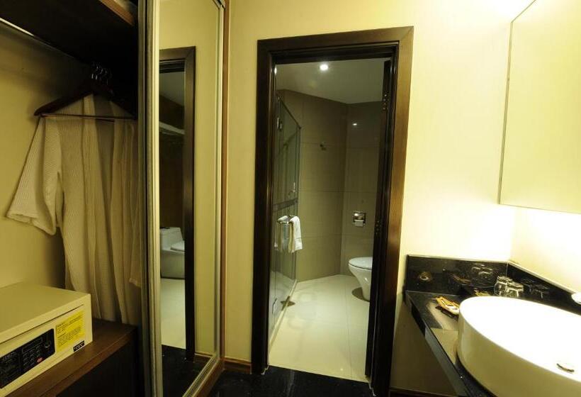 חדר דחוקס עם מיטת קינג, The Imperial