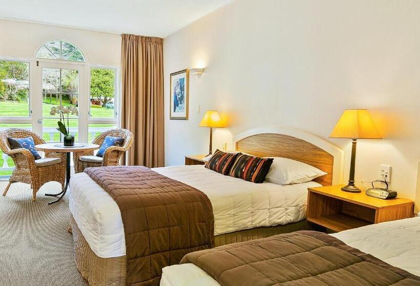 Студия Стандарт, Wallaceville Motor Lodge