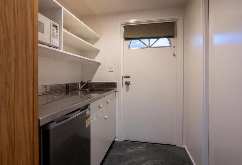 Студия Стандарт, Wallaceville Motor Lodge