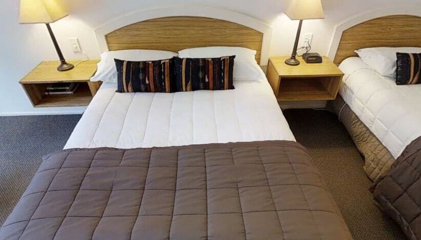 Студия Стандарт, Wallaceville Motor Lodge