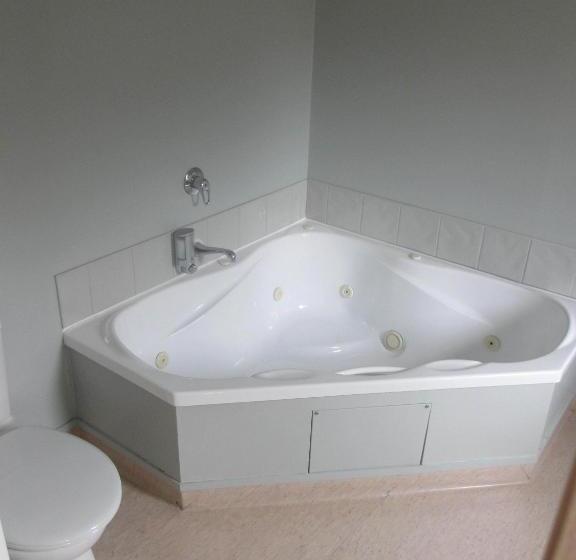 豪华套房, Alhambra Oaks Motor Lodge