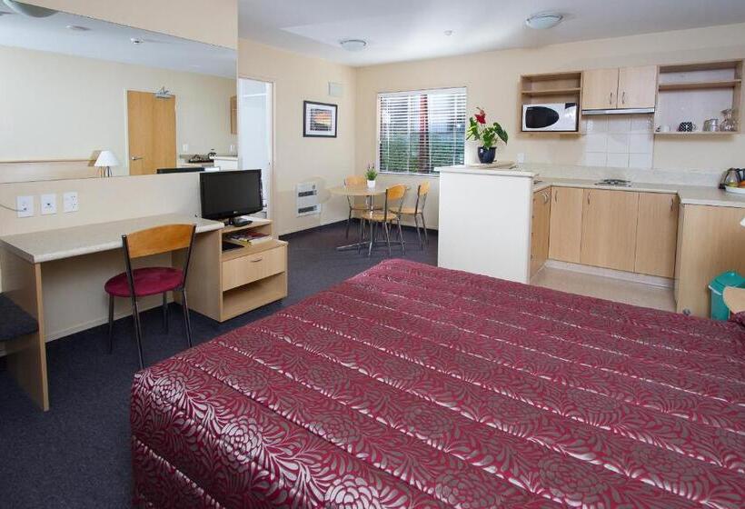 家庭公寓, Alhambra Oaks Motor Lodge