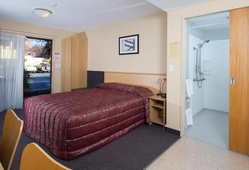 标准工作室, Alhambra Oaks Motor Lodge