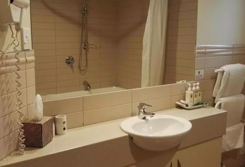 استودیو اجرایی, Cedar Grove Motor Lodge