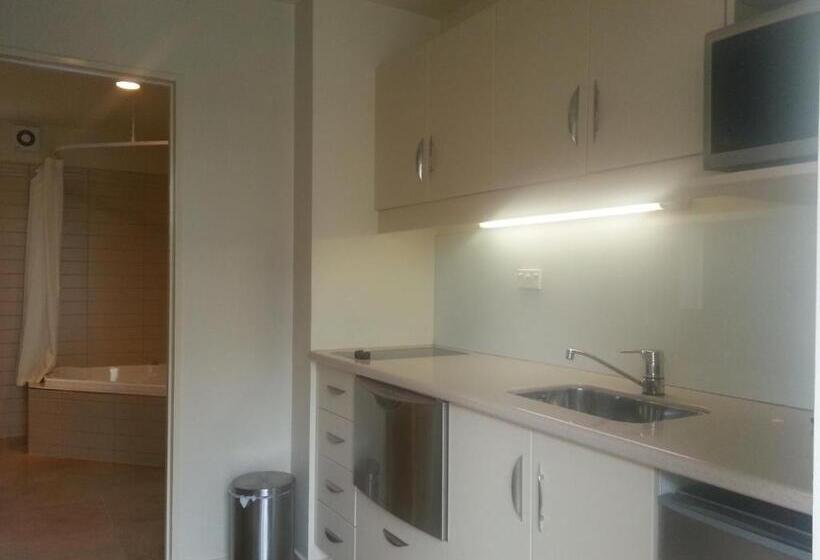 管理人员工作室, Cedar Grove Motor Lodge