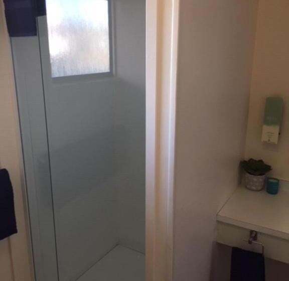 패밀리 아파트, Pembrooke Motor Lodge