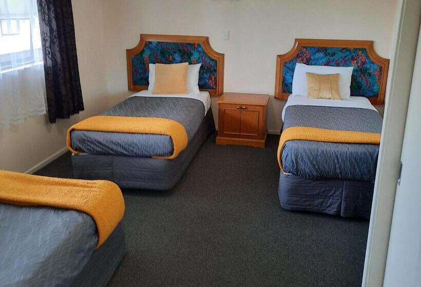 패밀리 아파트, Pembrooke Motor Lodge