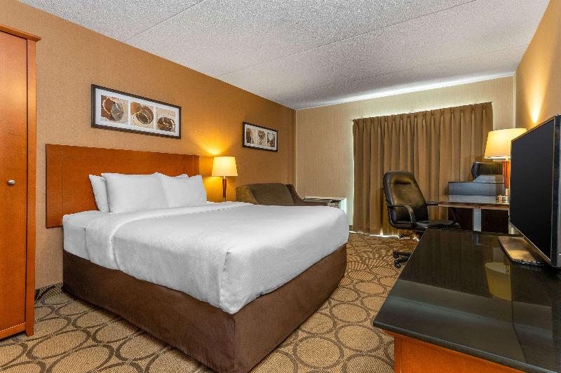 스탠다드 스튜디오, Pembrooke Motor Lodge