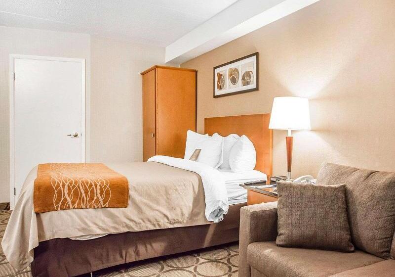 스탠다드 스튜디오, Pembrooke Motor Lodge