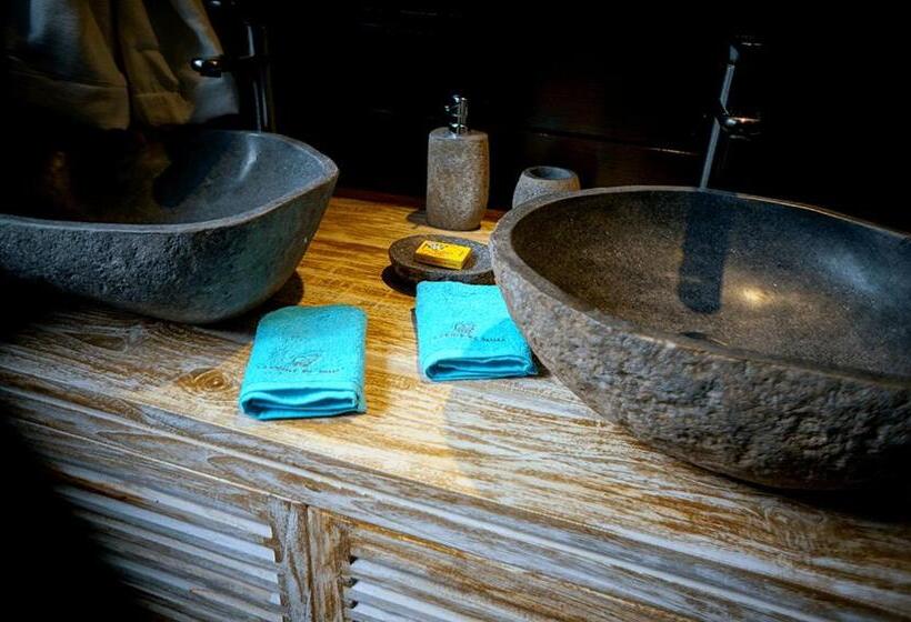 بانگلوی استاندارد, La Perle Tahaa