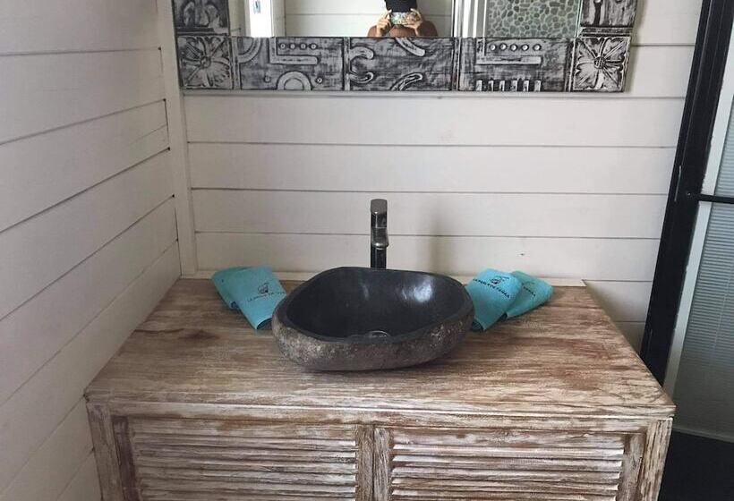 بانگلوی استاندارد, La Perle Tahaa