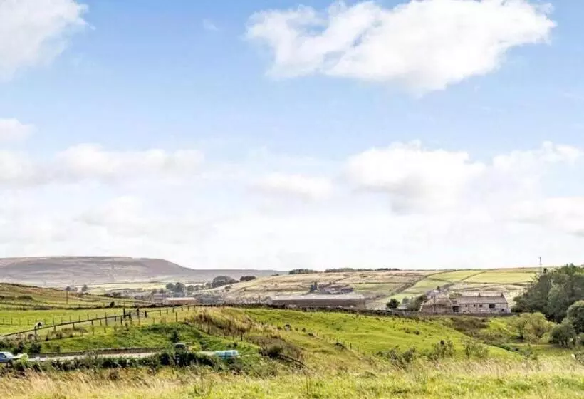 Talo 2 Makuuhuonetta, Rossendale Holiday Cottages & Spa