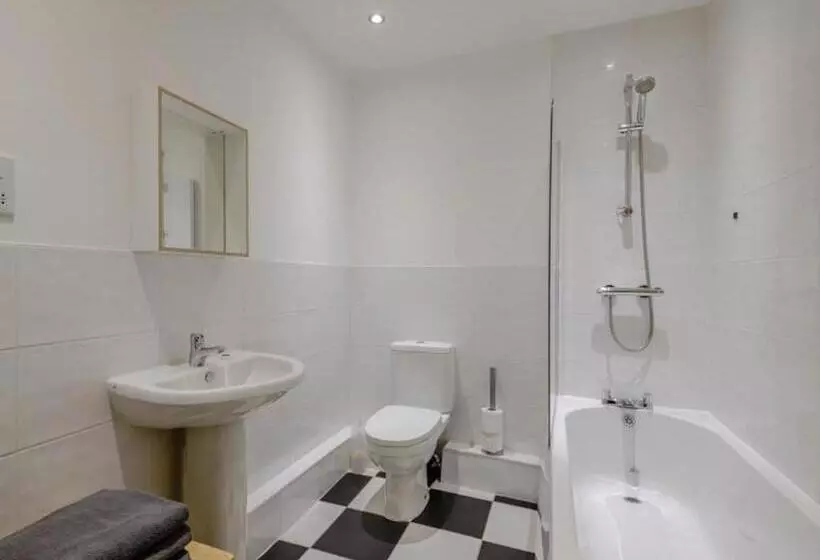 Talo 2 Makuuhuonetta, Rossendale Holiday Cottages & Spa
