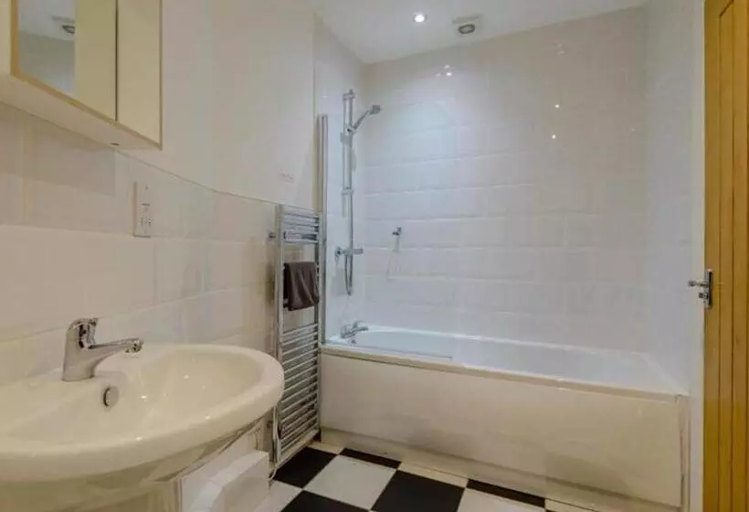 Talo 2 Makuuhuonetta, Rossendale Holiday Cottages & Spa