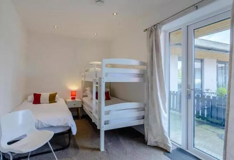 Talo 2 Makuuhuonetta, Rossendale Holiday Cottages & Spa